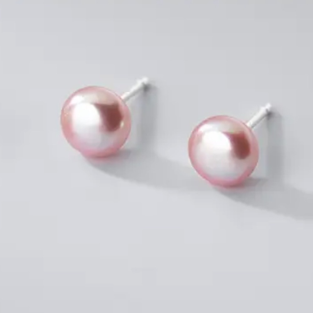 Pearl Stud Earrings NEW